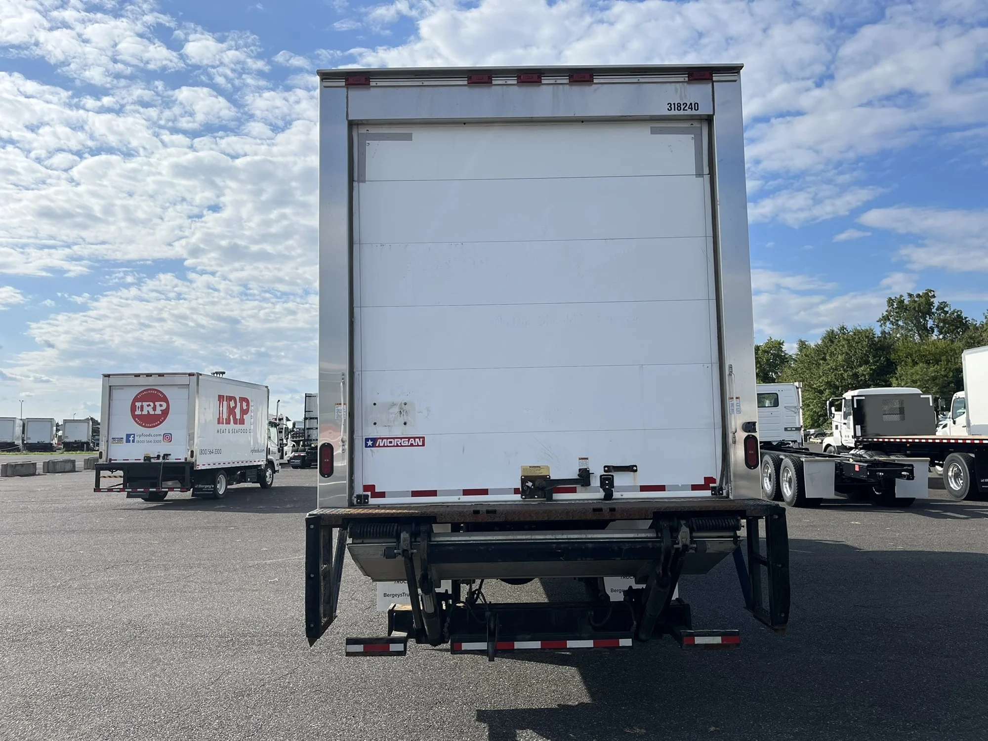 2018 Hino 338 - image 5