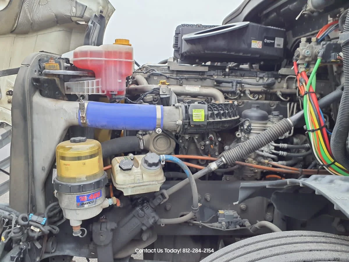 2019 Freightliner Cascadia in Clarksville, IN — photo 8