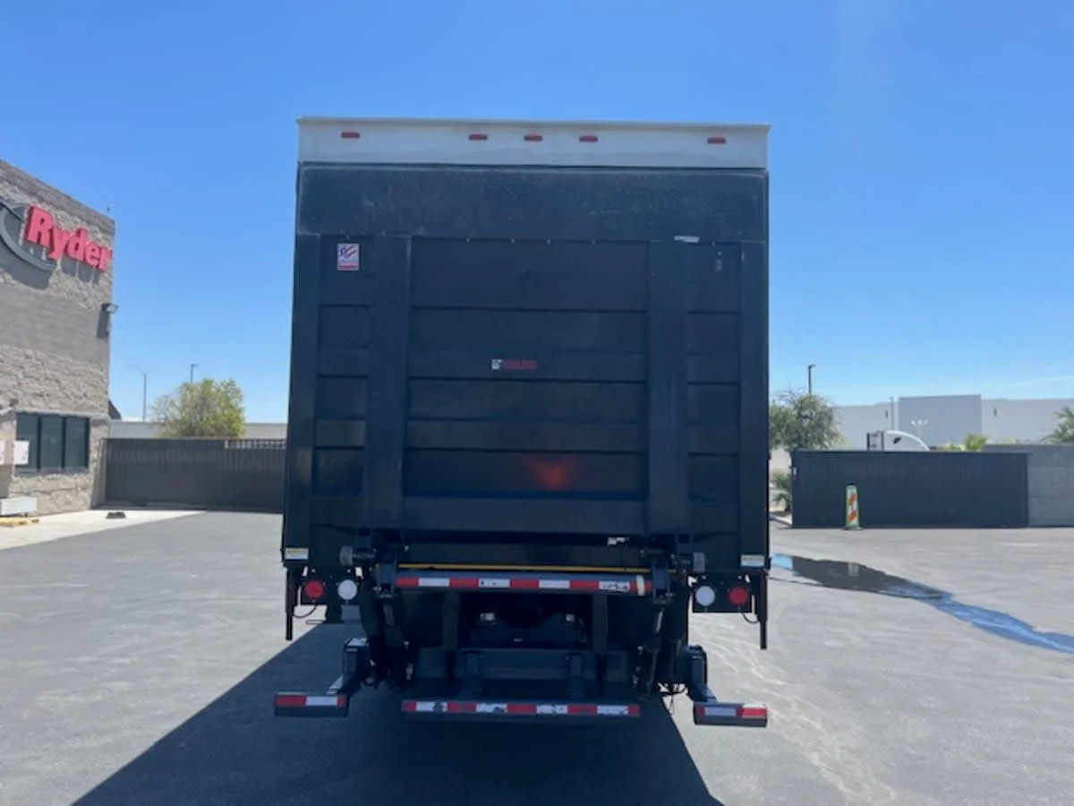 2019 Freightliner M2 106 - image 5