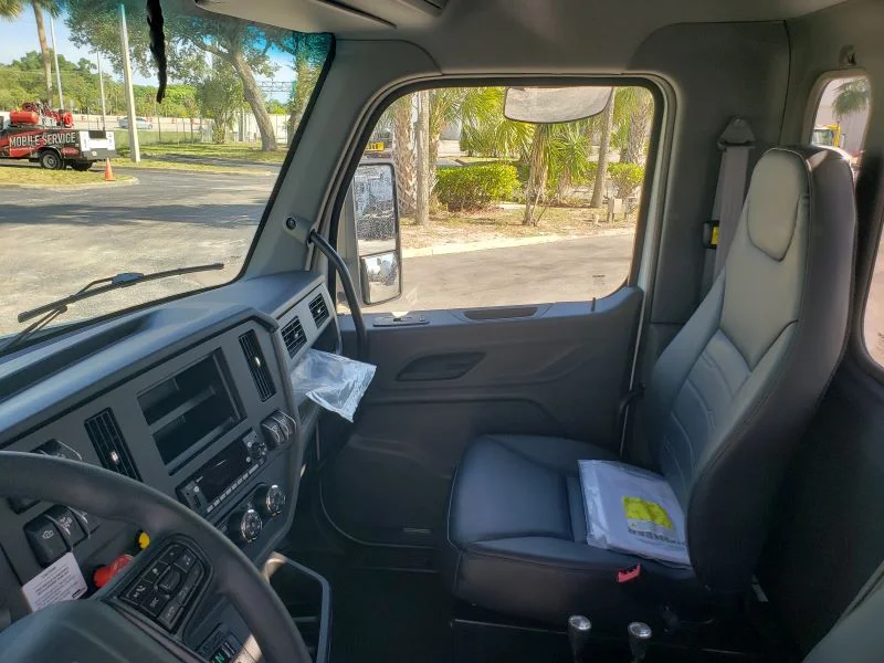 2026 Peterbilt 548 - image 7