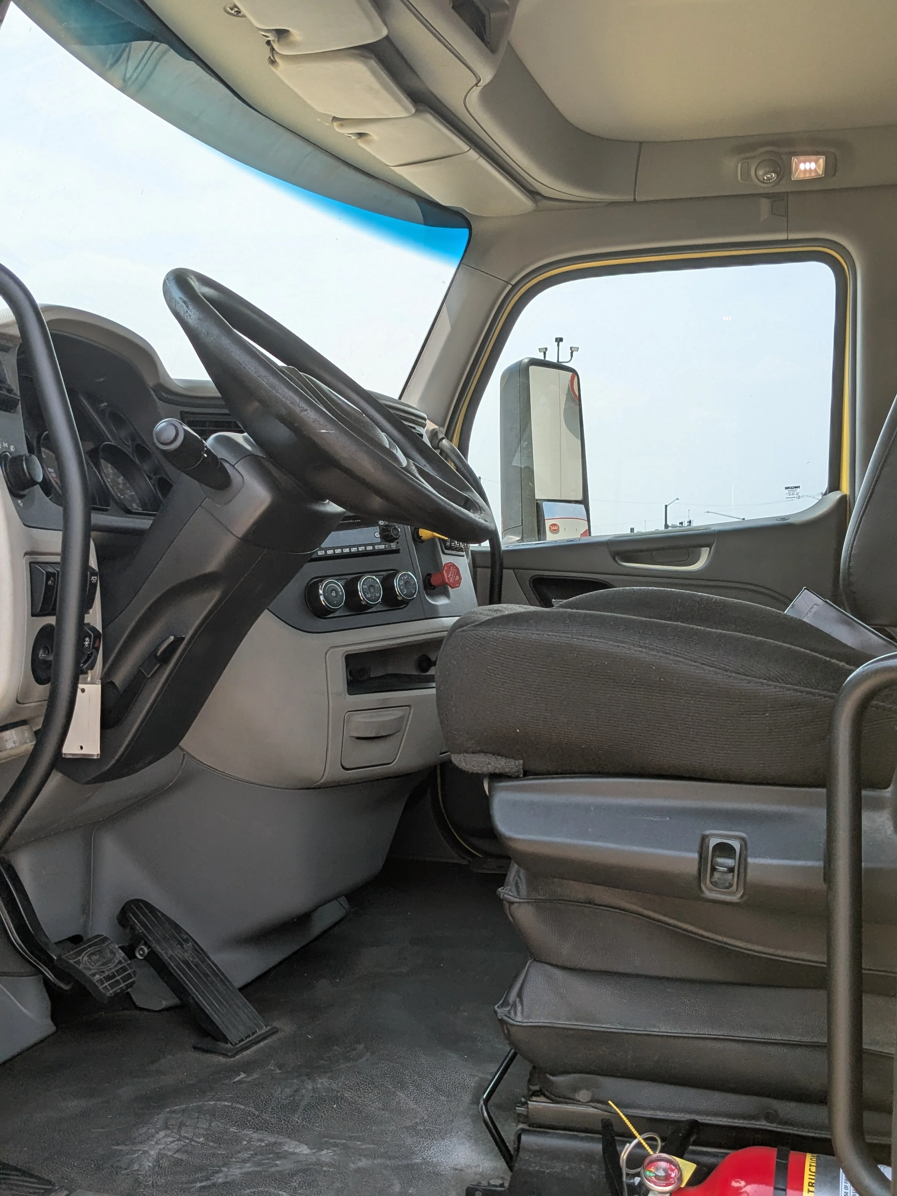 2021 Peterbilt 579 - image 6