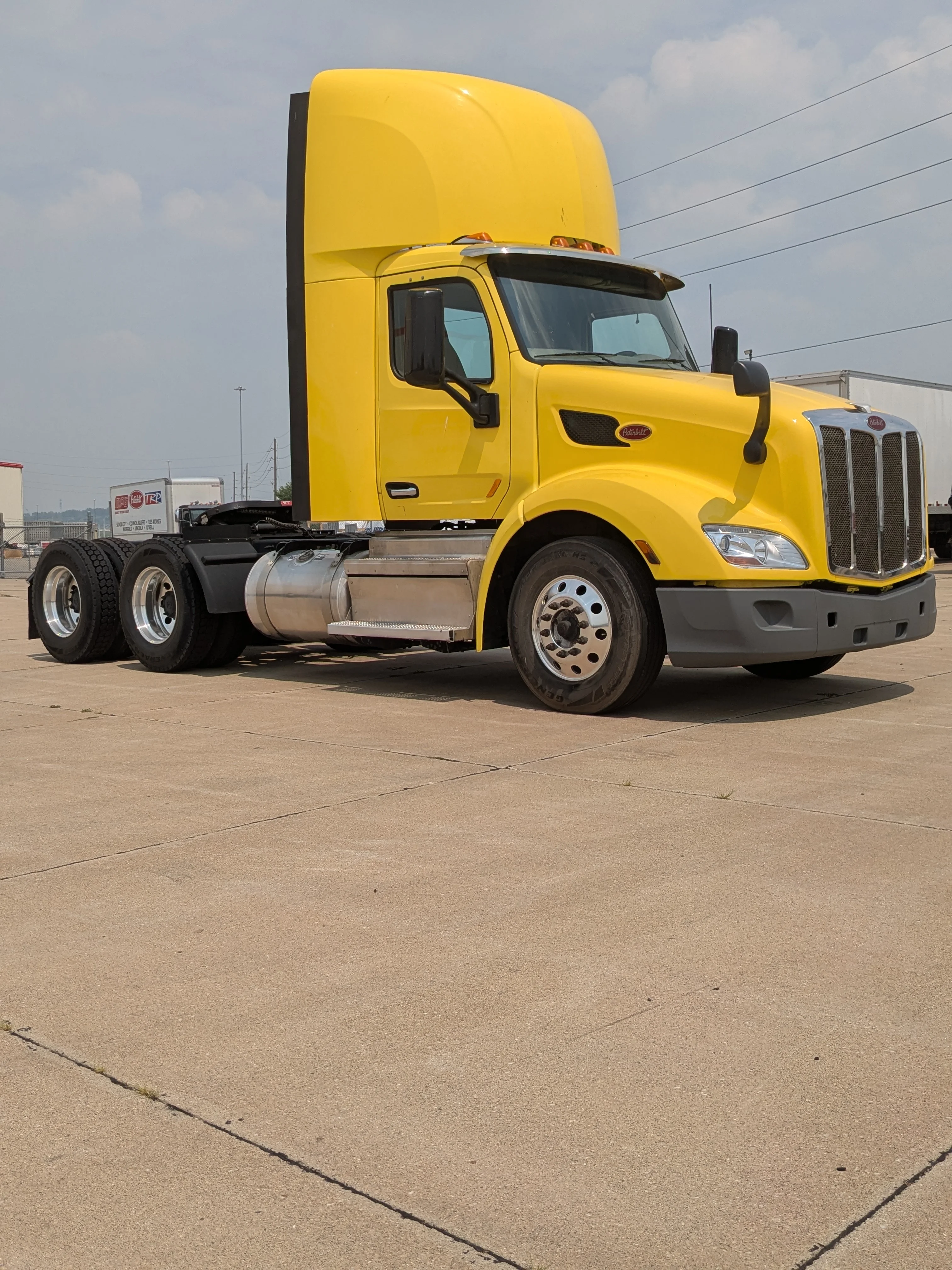 2021 Peterbilt 579 in City — photo 3