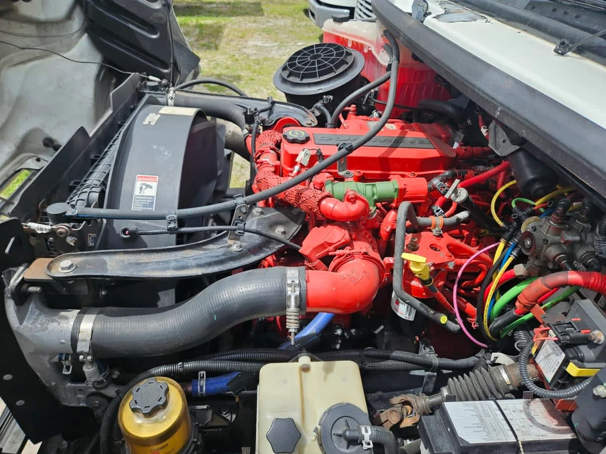 2015 Freightliner M2 106 - image 9