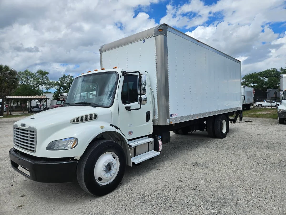 2015 Freightliner M2 106 in Orlando, FL