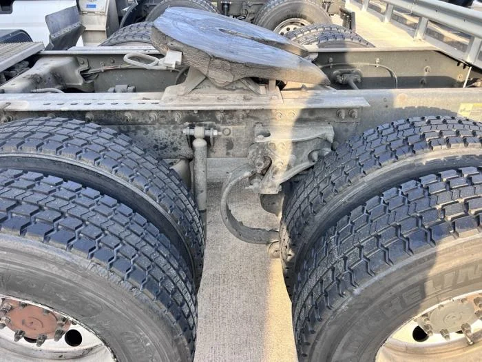 2022 Peterbilt 579 - image 9