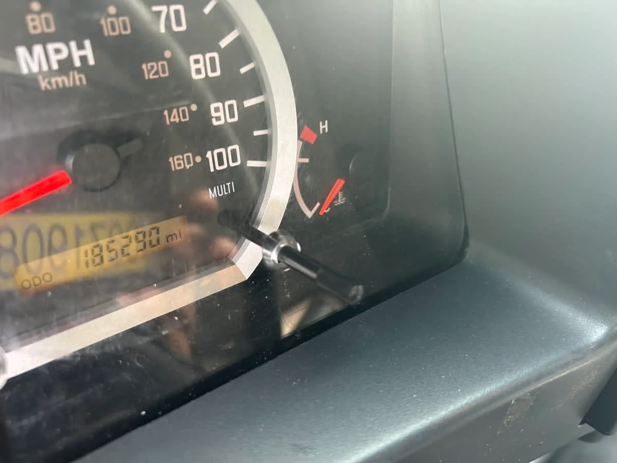 2019 Isuzu NQR - image 10