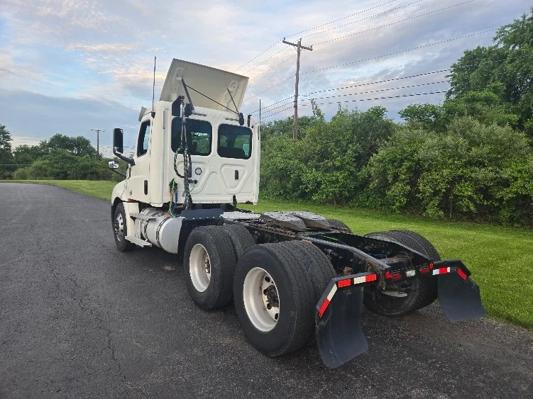 2020 Freightliner Cascadia in White Deer, PA — photo 5