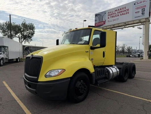 2023 International LT in Denver, CO — photo 3