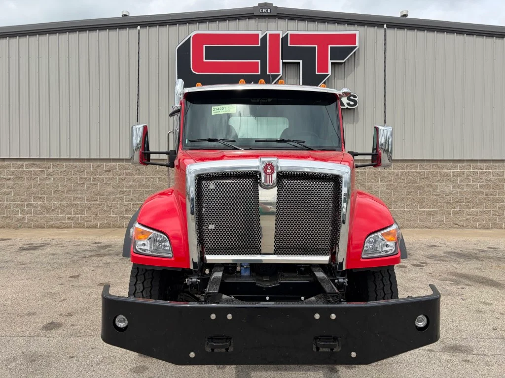 2027 Kenworth T480 in Morton, IL — photo 2