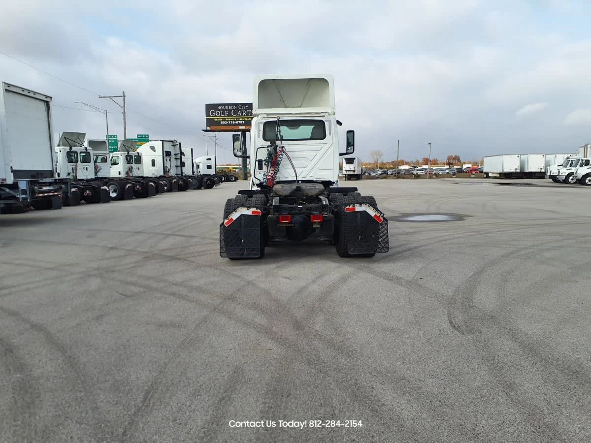 2019 International LT in Clarksville, IN — photo 5