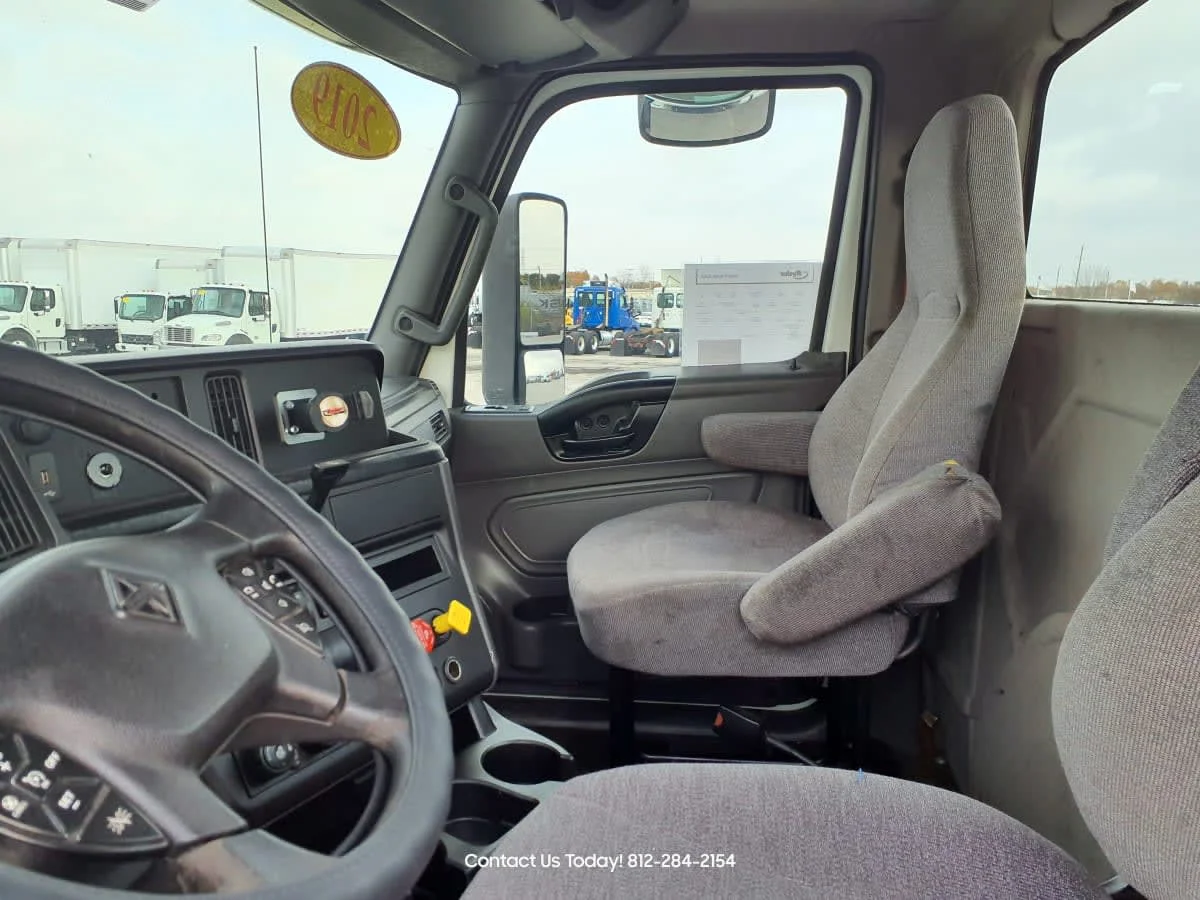 2019 International LT in Clarksville, IN — photo 7
