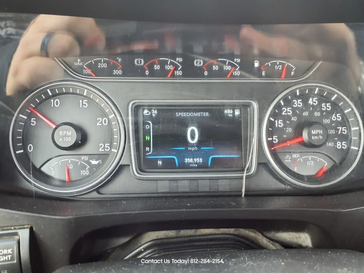 2019 International LT in Clarksville, IN — photo 12