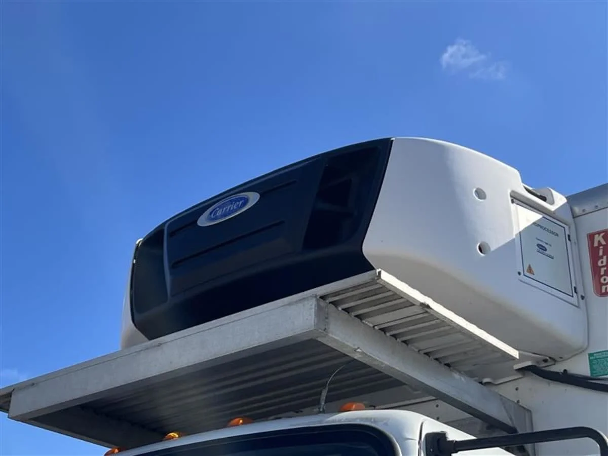 2017 Freightliner M2 106 - image 7