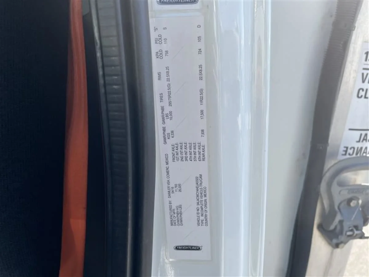 2017 Freightliner M2 106 - image 12