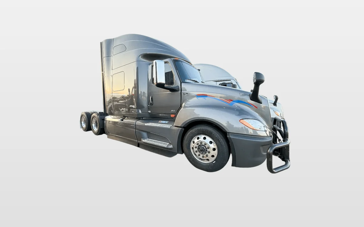 2023 International LT - image 1