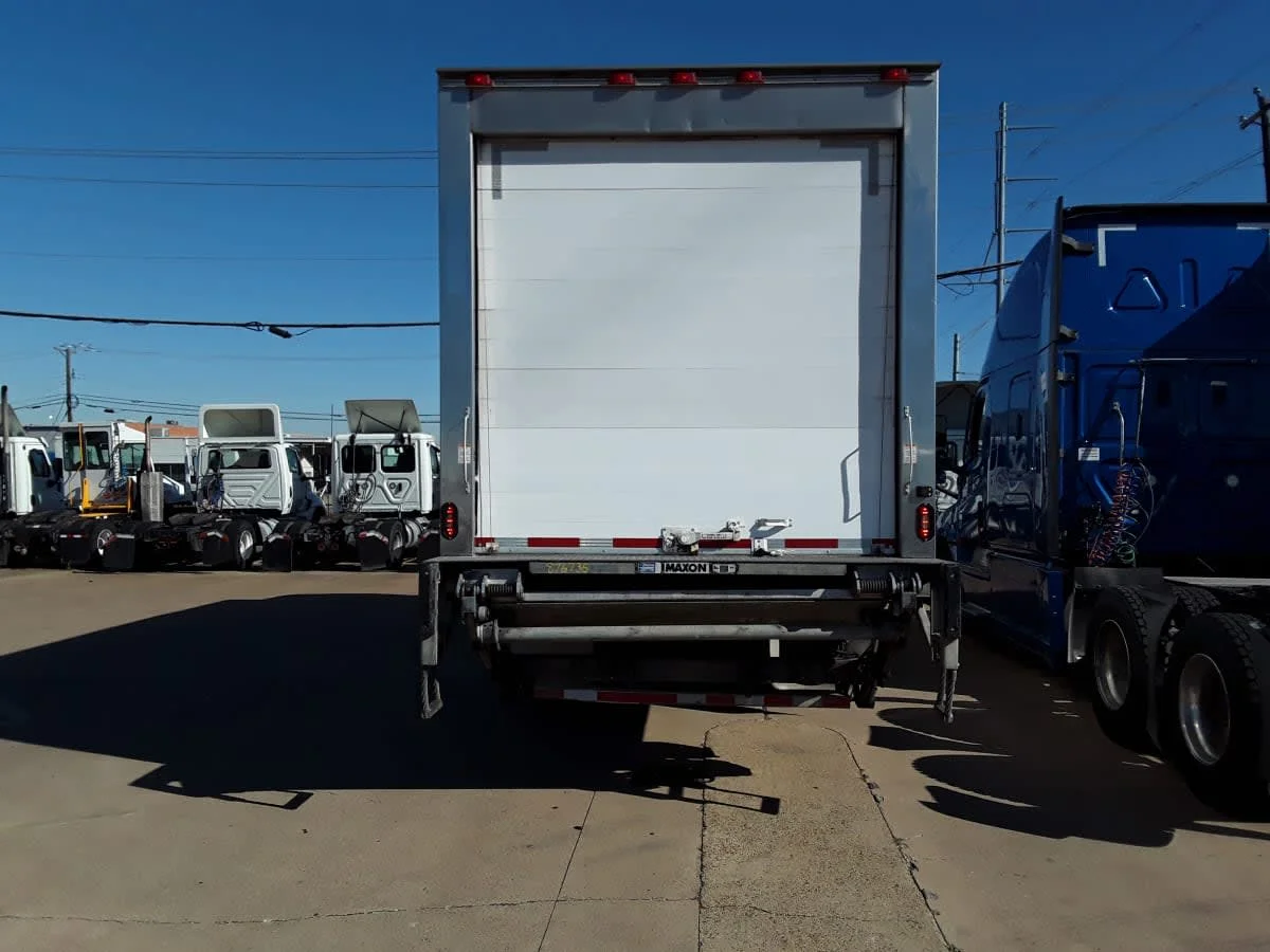 2019 Freightliner M2 106 - image 5