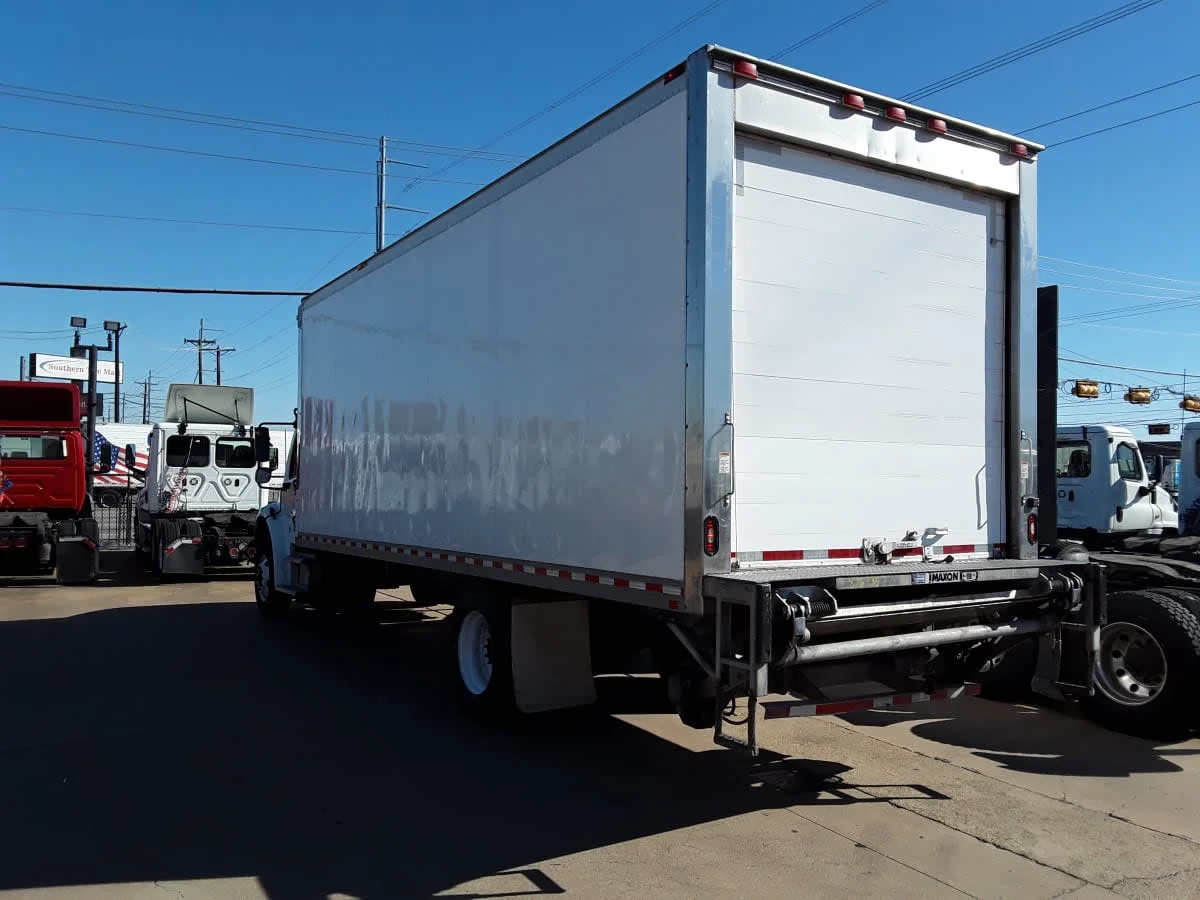 2019 Freightliner M2 106 in Dallas, TX — photo 6