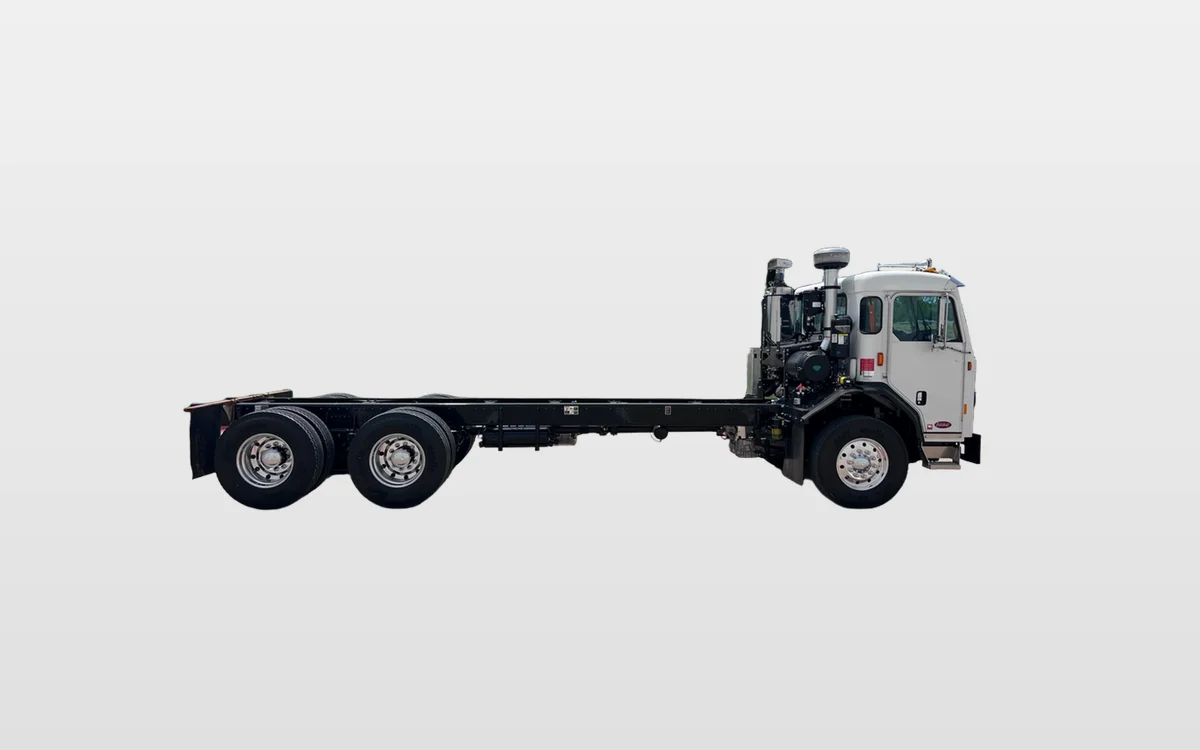 2026 PETERBILT 520 - image 1