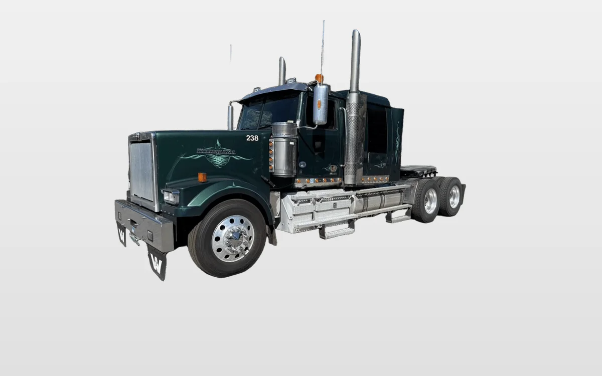 2019 WESTERN STAR 4900 EX Sleeper - image 1