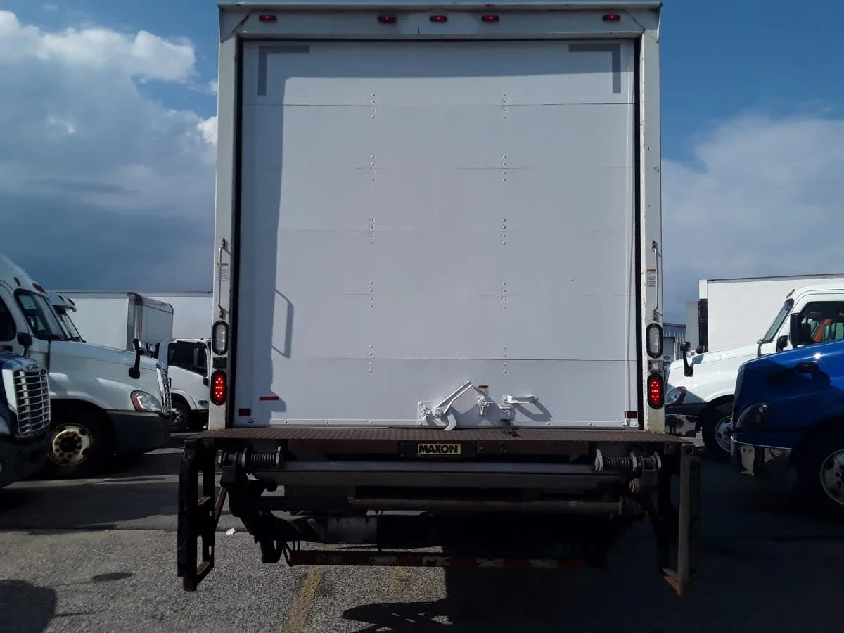 2016 Freightliner M2 106 - image 5