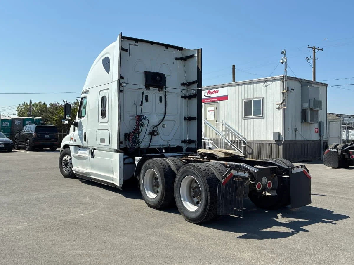 2018 Freightliner Cascadia in Tacoma, WA — photo 6