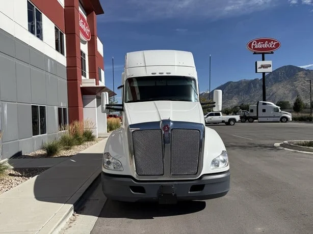 2021 Kenworth T680 in Springville, UT — photo 9