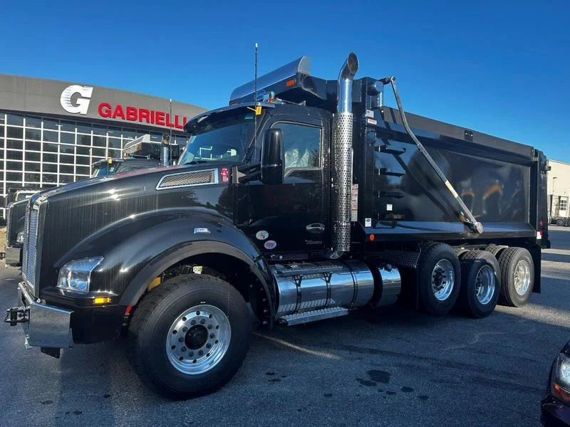2025 Kenworth T880