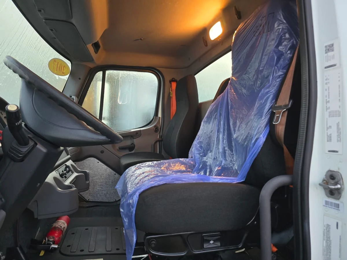 2017 Freightliner M2 106 - image 7