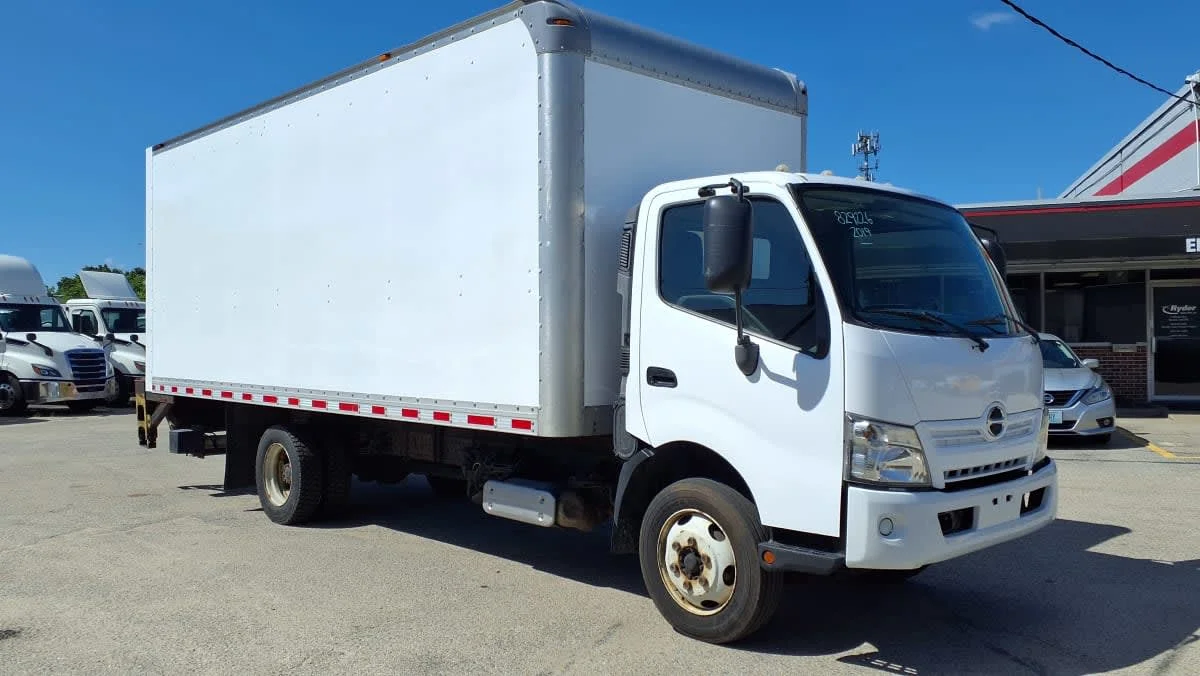 2019 Hino 195 in Warwick, RI — photo 3