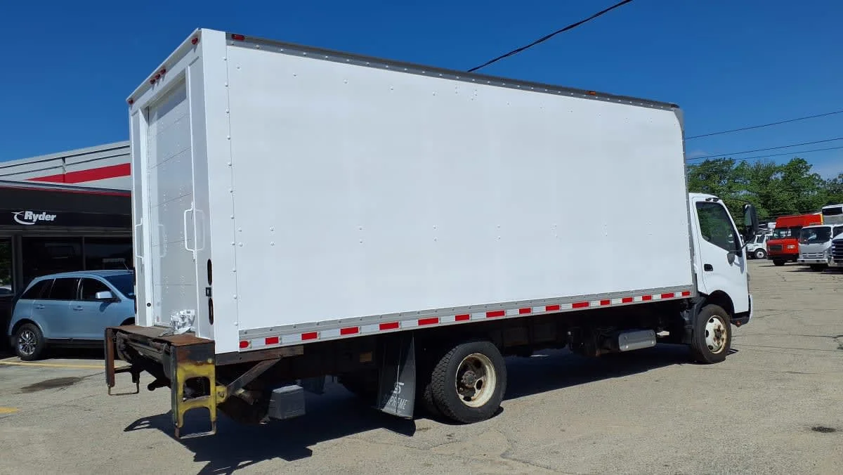 2019 Hino 195 in Warwick, RI — photo 4