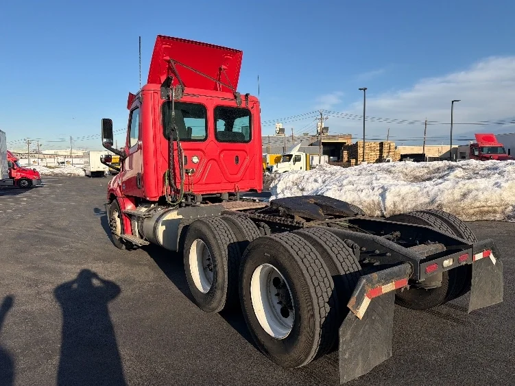 2019 Freightliner Cascadia in Cranbury, NJ — photo 5