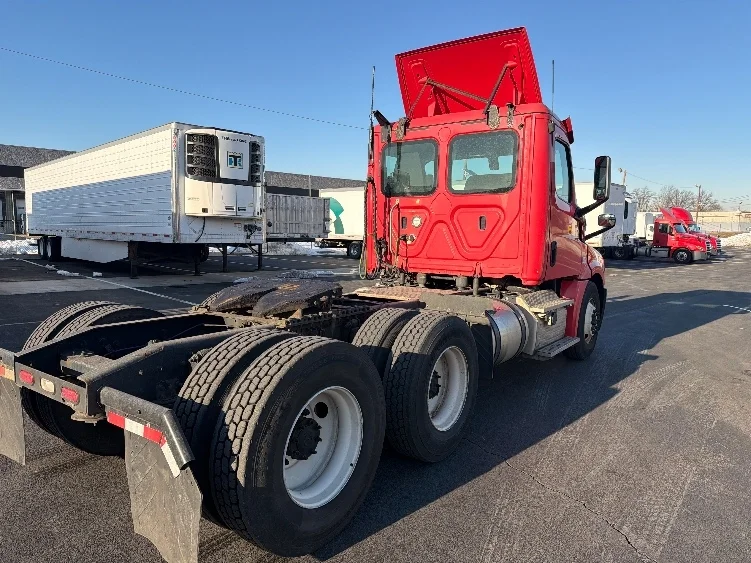 2019 Freightliner Cascadia in Cranbury, NJ — photo 7
