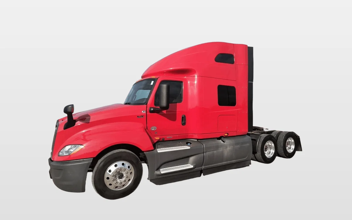 2022 International LT - image 1