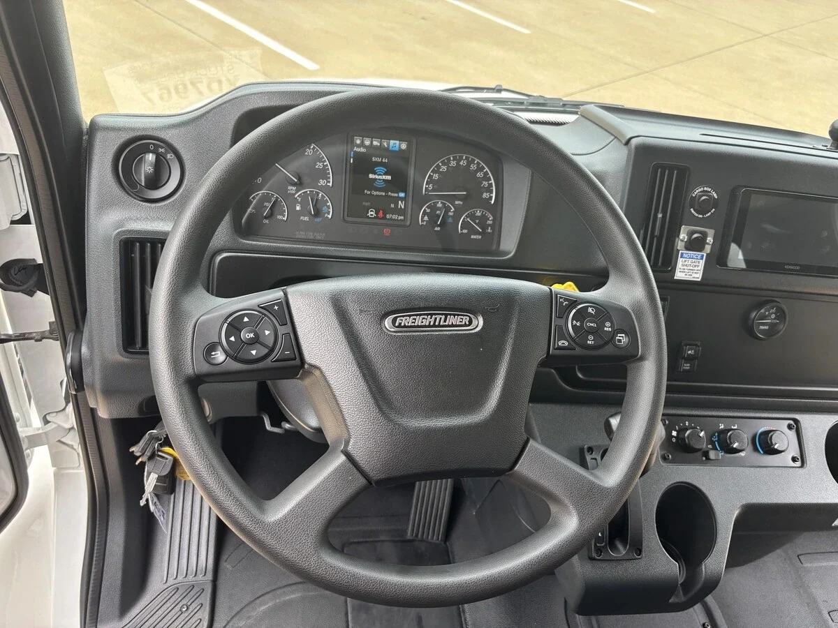 2027 Freightliner M2 106 — photo 11