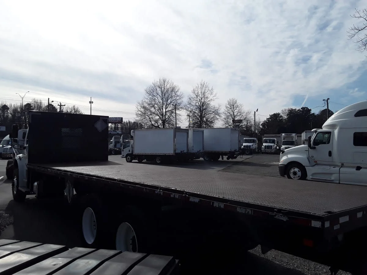 2018 Freightliner M2 106 - image 6
