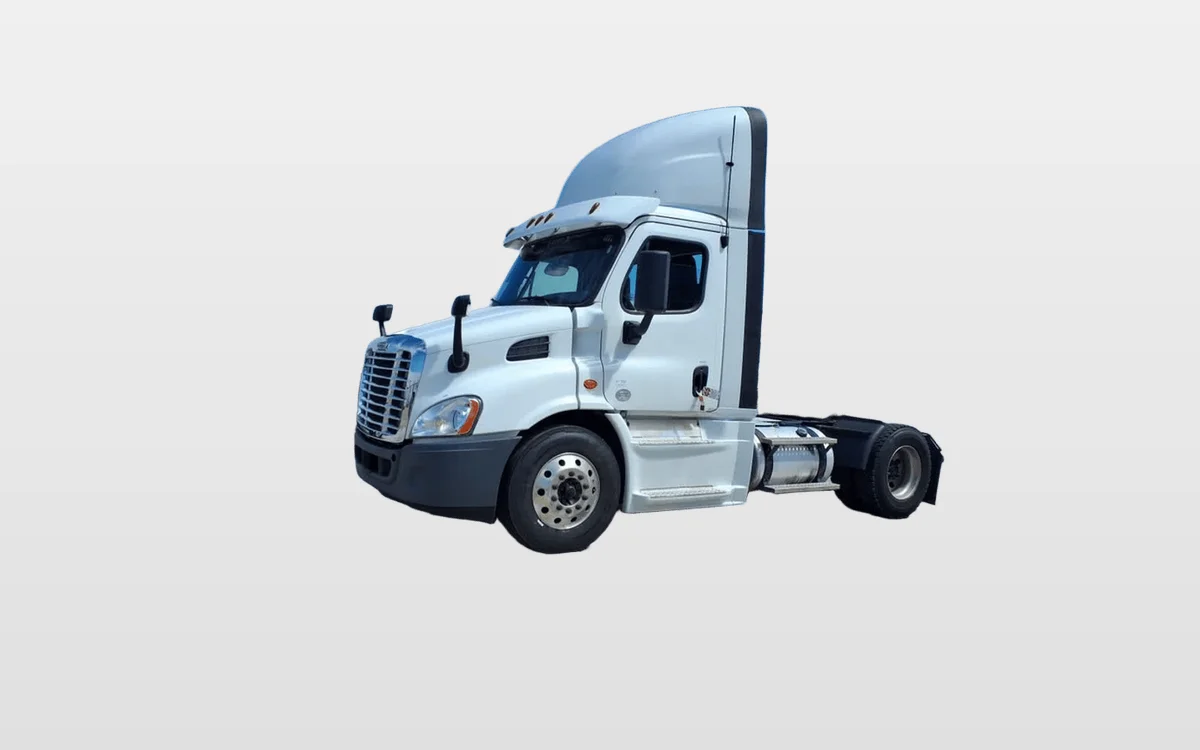 2019 Freightliner Cascadia - image 1