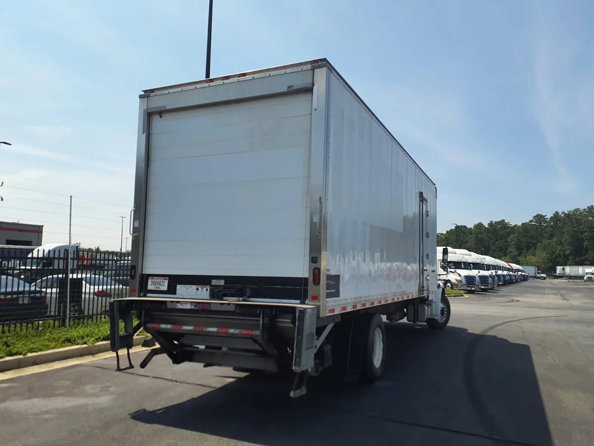2018 Freightliner M2 106 in Atlanta, GA — photo 4