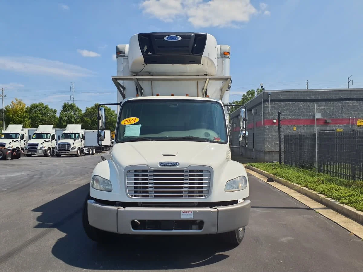 2018 Freightliner M2 106 in Atlanta, GA — photo 2