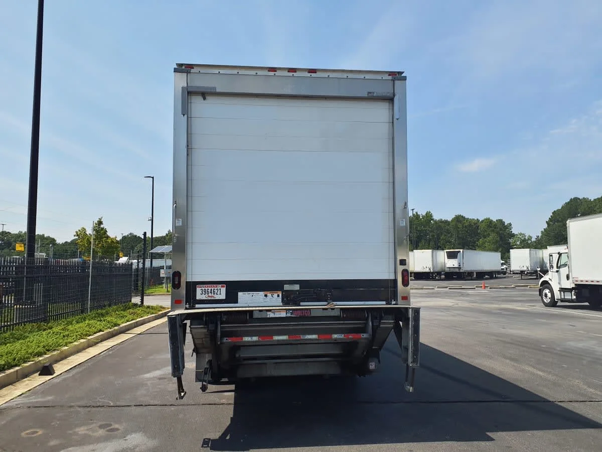 2018 Freightliner M2 106 in Atlanta, GA — photo 5
