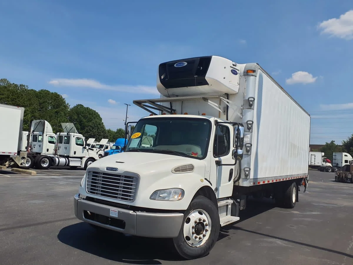 2018 Freightliner M2 106 in Atlanta, GA — photo 3