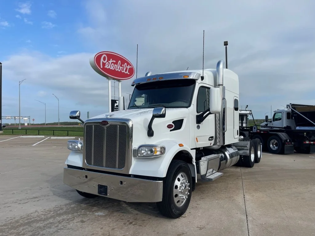 2022 Peterbilt 567 - image 1