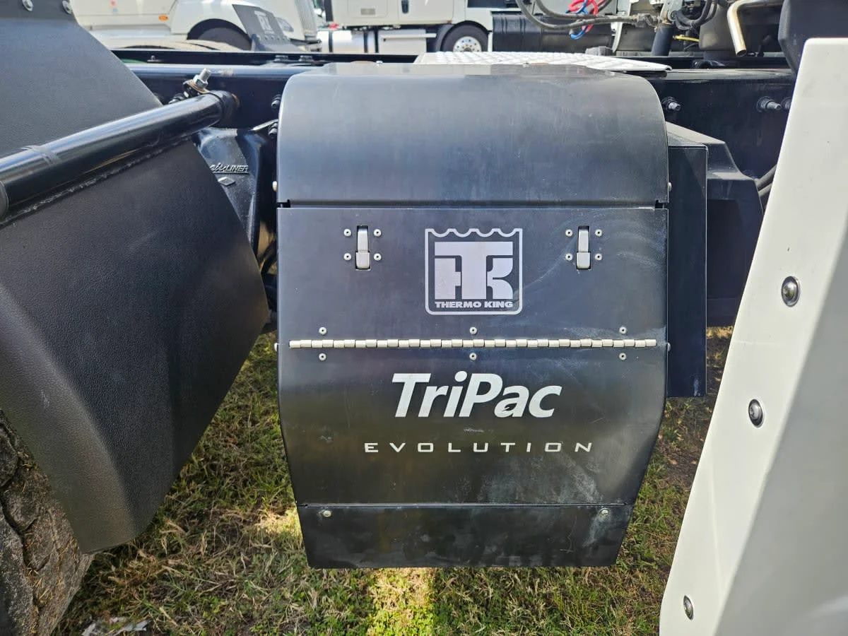 2022 Freightliner Cascadia in Orlando, FL — photo 11