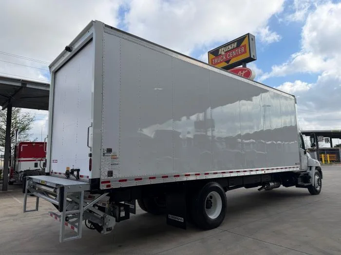 2026 Hino L6 - image 8