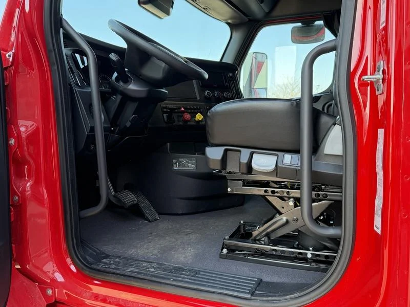 2026 Freightliner Cascadia - image 11