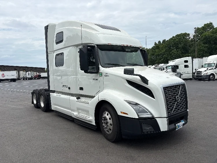 2024 Volvo VNL 860 in Greensboro, NC
