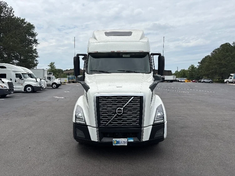 2024 Volvo VNL 860 in Greensboro, NC — photo 2