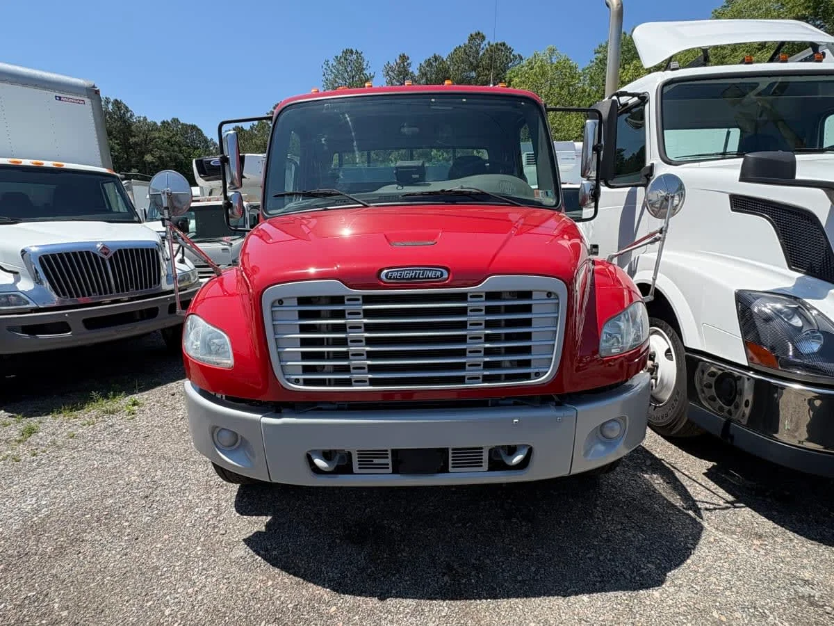 2020 Freightliner M2 106 in Ashland, VA — photo 2