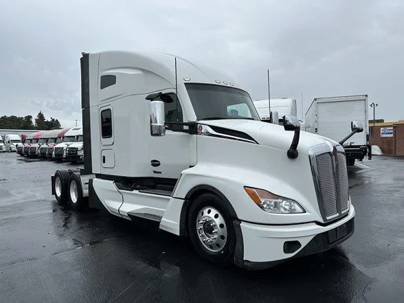 2023 Kenworth T680