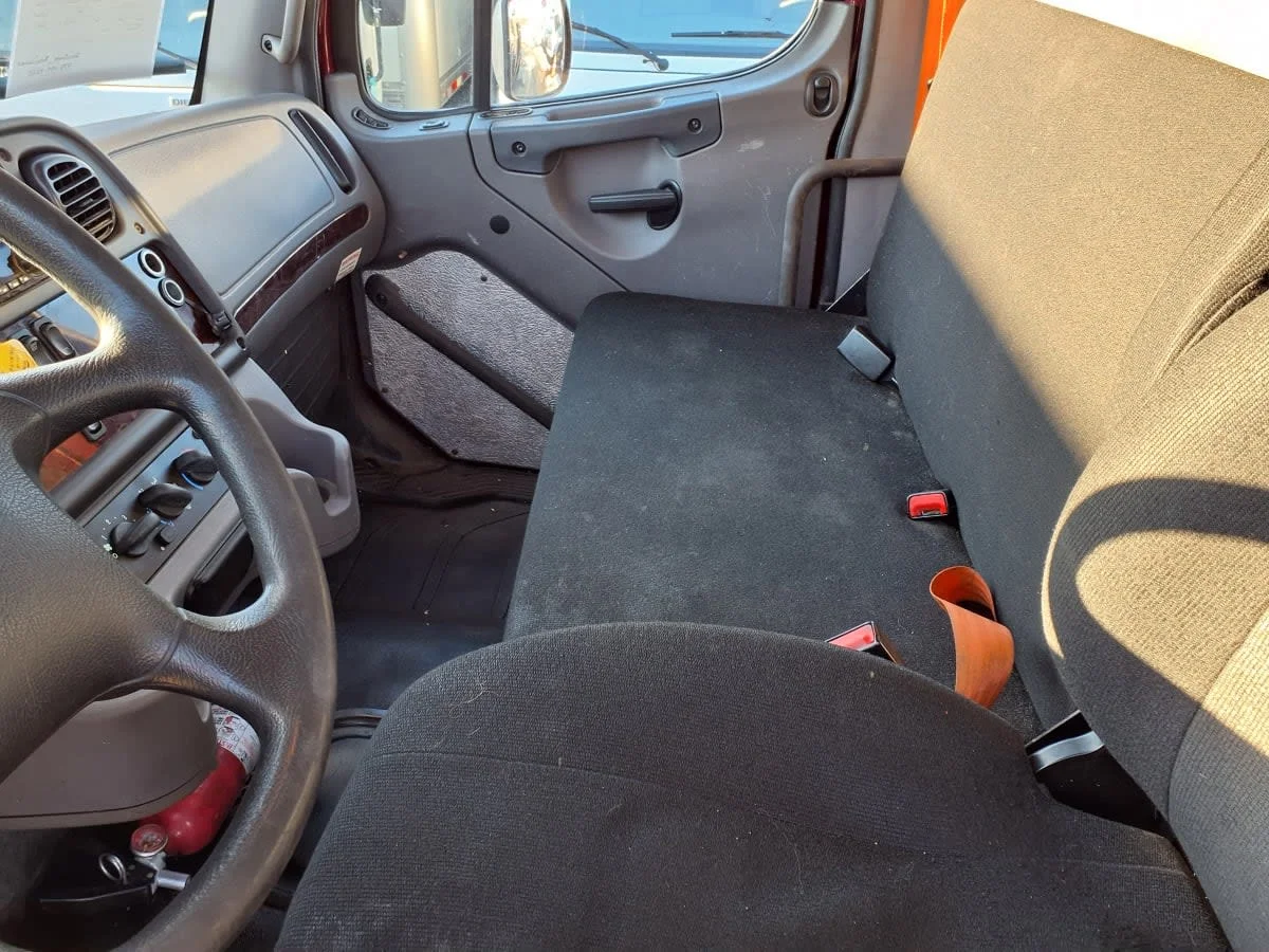 2020 Freightliner M2 106 - image 7