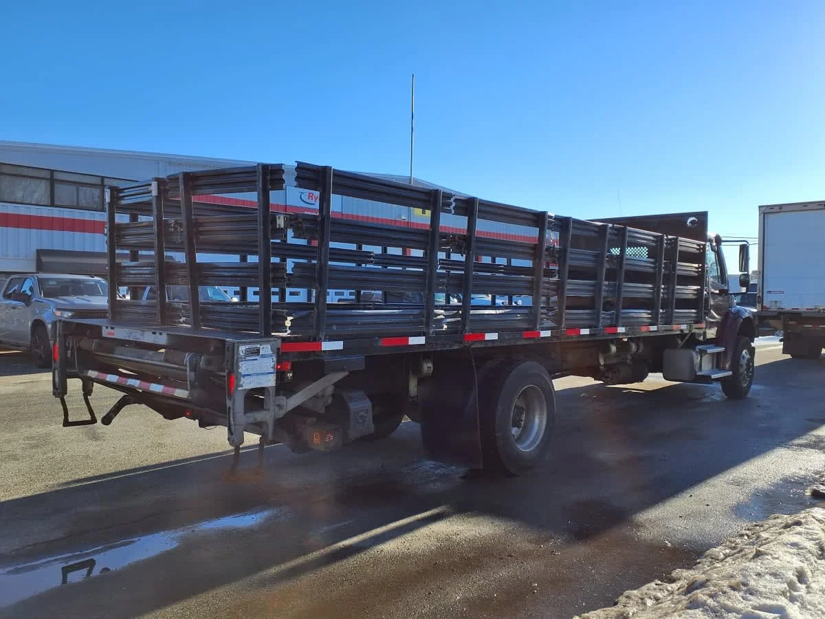 2020 Freightliner M2 106 - image 4